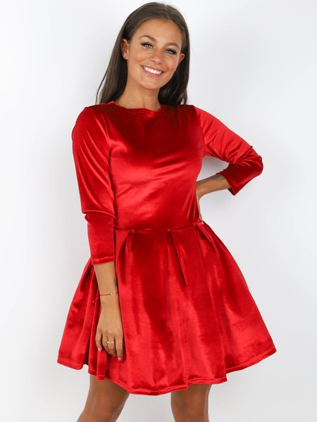 Elegantní Sametové Šaty S Rozevlátými Cípy | červená X205
