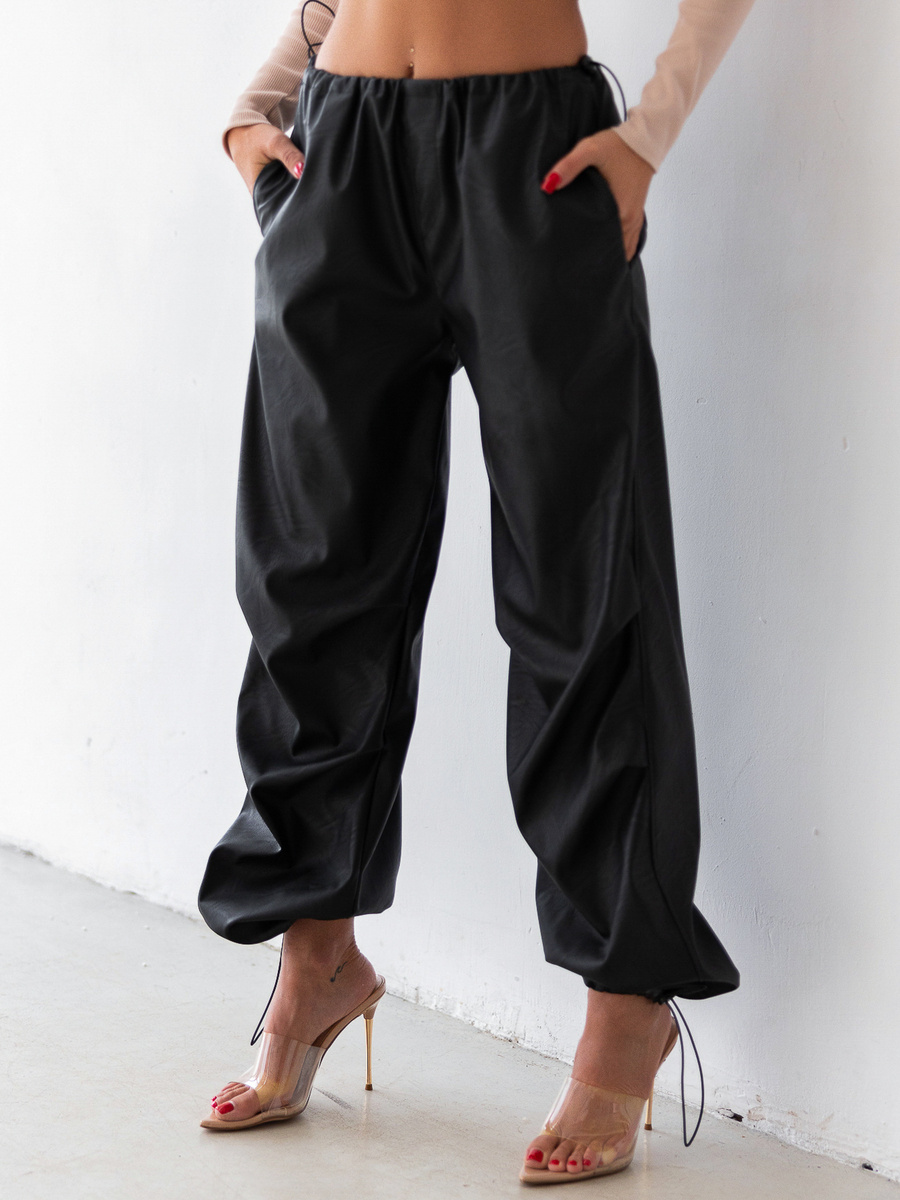 Kožené kalhoty s nízkým pasem se stahovací šňůrkou černý C455