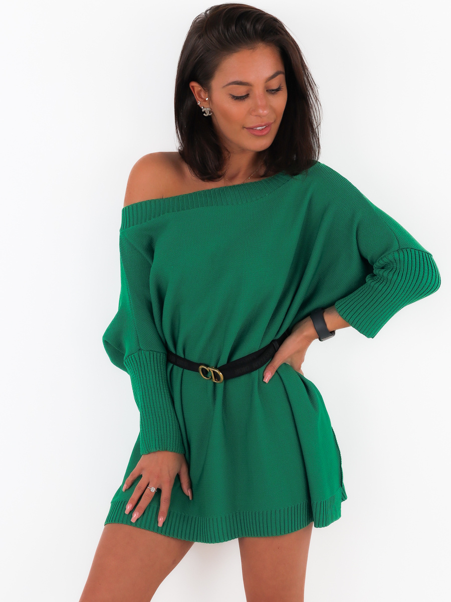 Volné svetrové šaty spuštěné na jedno rameno zelená K260